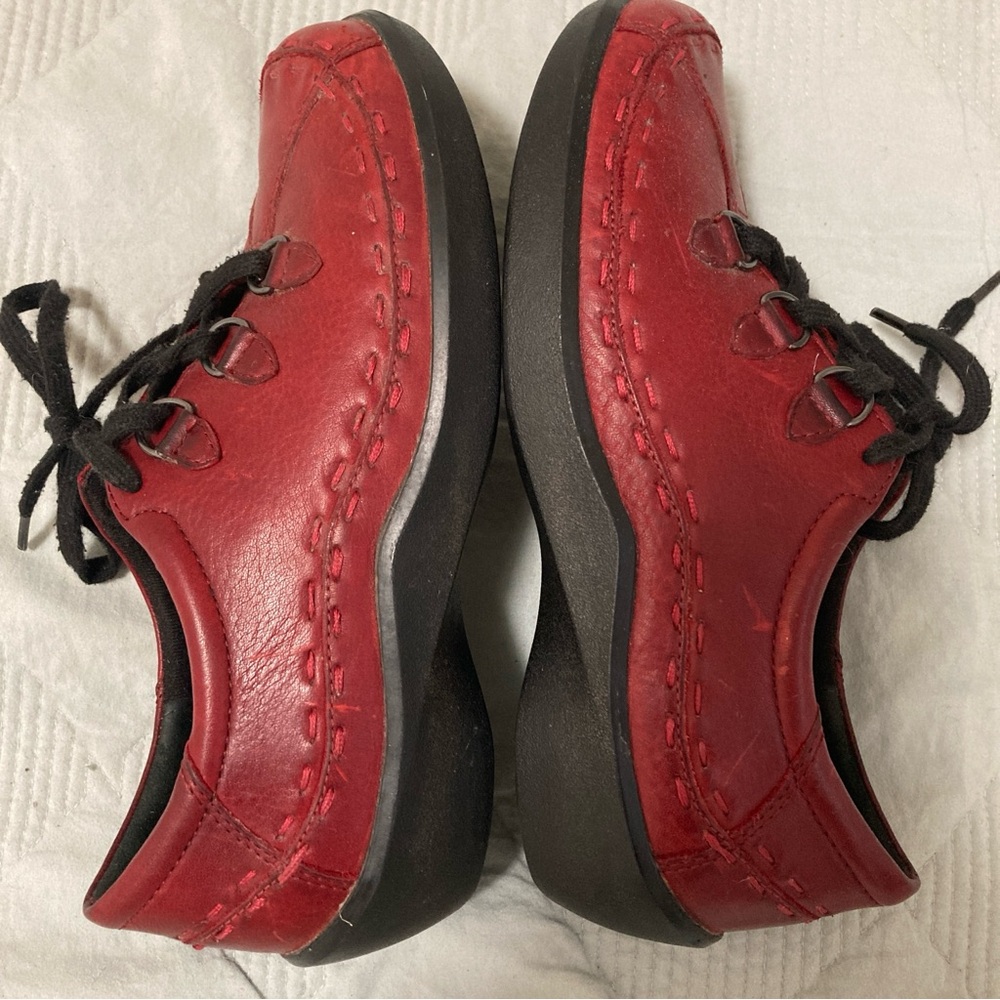 Ziera Shoes Sz EU37 US7 Red Leather Lace Up Comfort Flats All Sorts - Picture 5 of 16